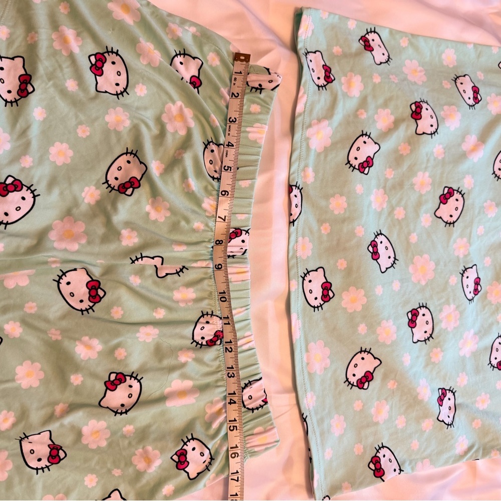 Hello Kitty by Sanrio Mint Green Pajama Set | Size M - Picture 5 of 5